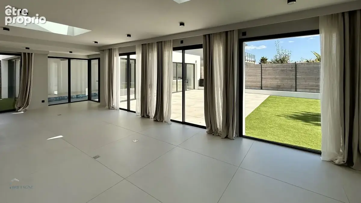 Maison contemporaine - 216 m2 - espace détente - GUILERS - photo 12