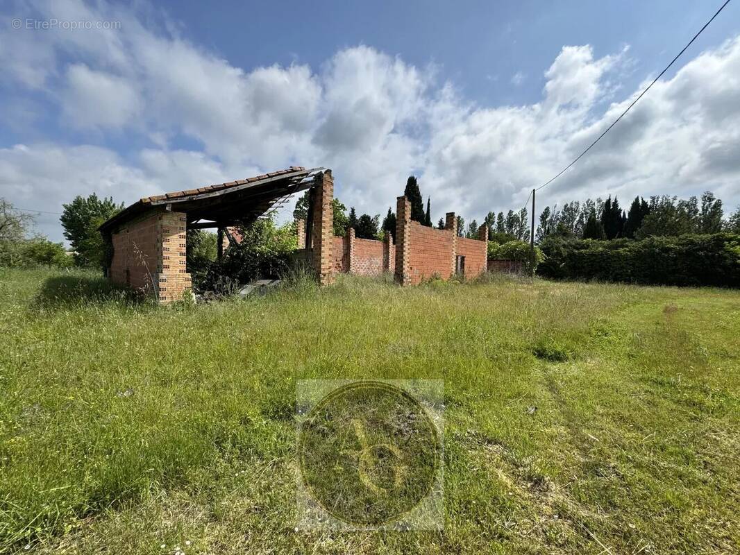 Terrain à LABASTIDE-D&#039;ANJOU