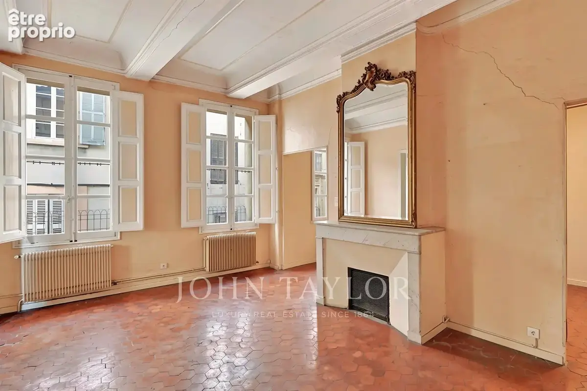 Appartement terrasse 104 m² centre-ville à rénover- Aix en Provence- - photo 2