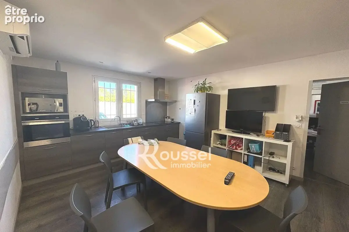 Commerce 375 m² à vendre à Poussan (34560) - photo 4