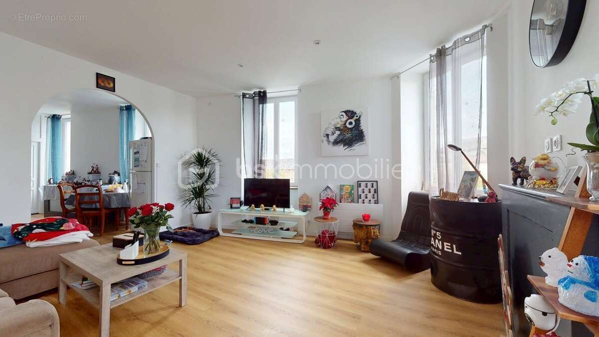 Appartement à CORME-ROYAL