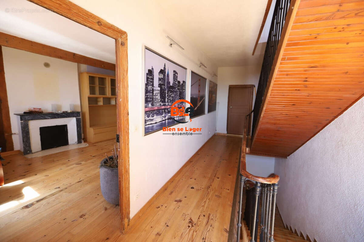 Maison A VENDRE VERTAIZON 5 CHAMBRES   - Maison à VERTAIZON