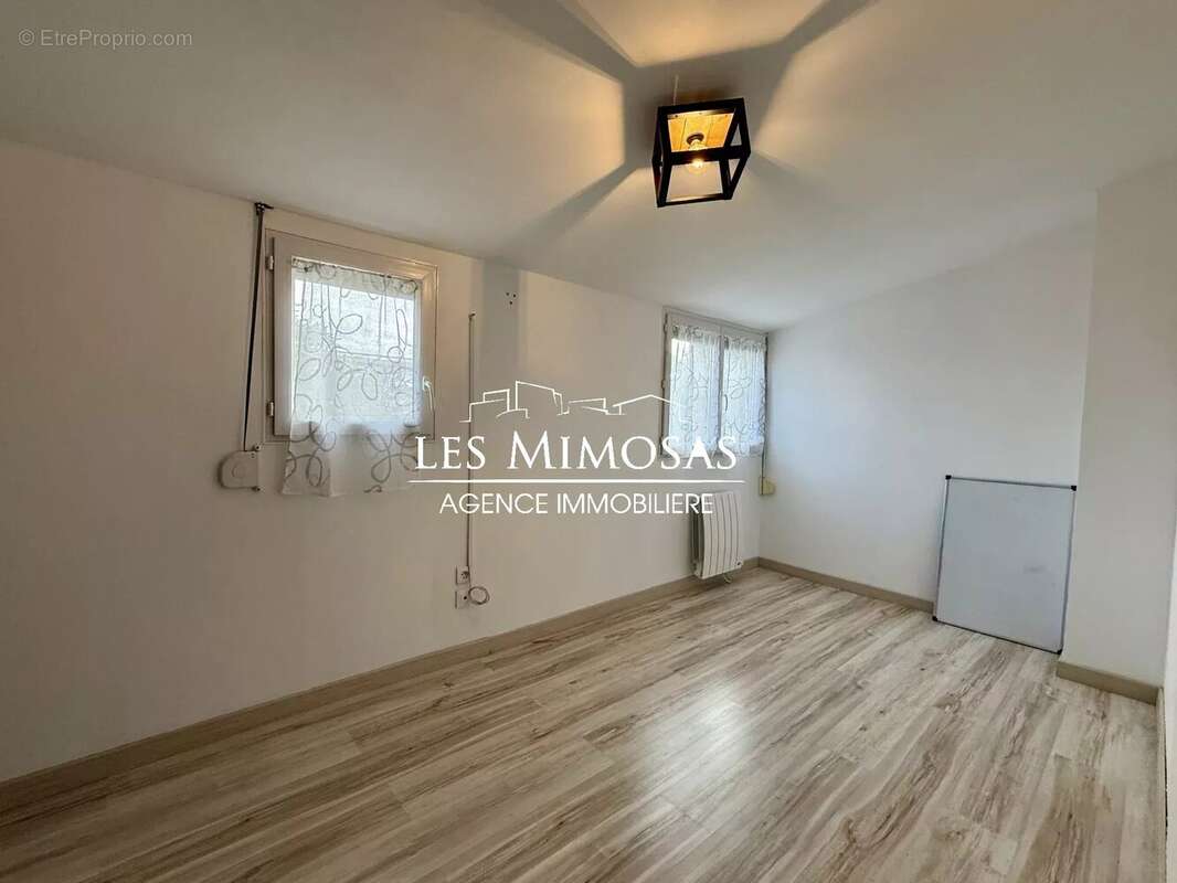 Maison à ROQUEBRUNE-SUR-ARGENS