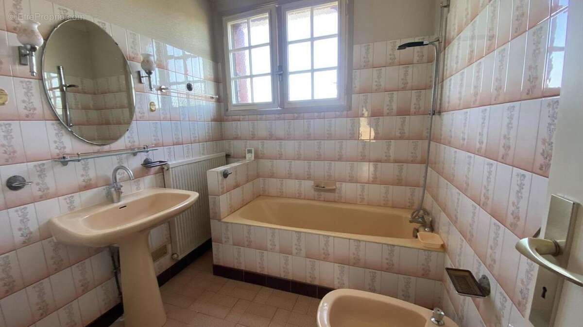 Maison à CHASSENEUIL-SUR-BONNIEURE