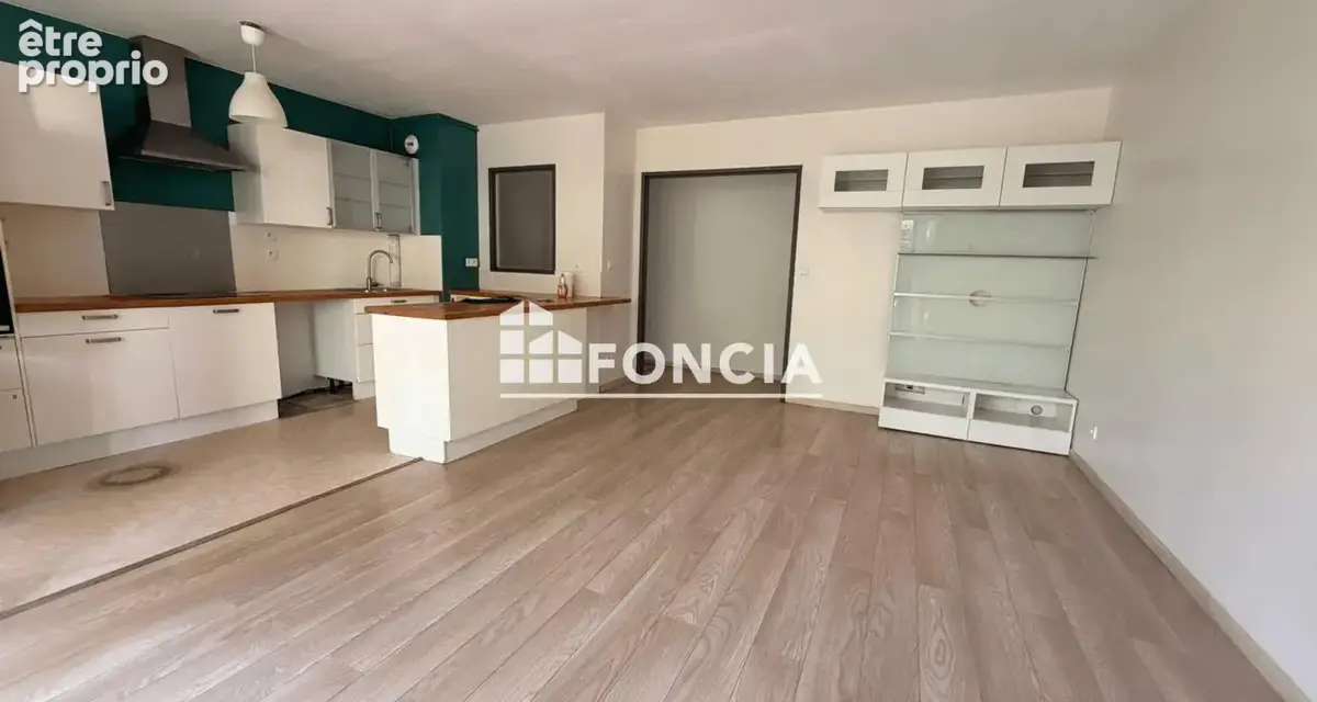 Appartement de 80 m² avec balcon et cave - photo 4