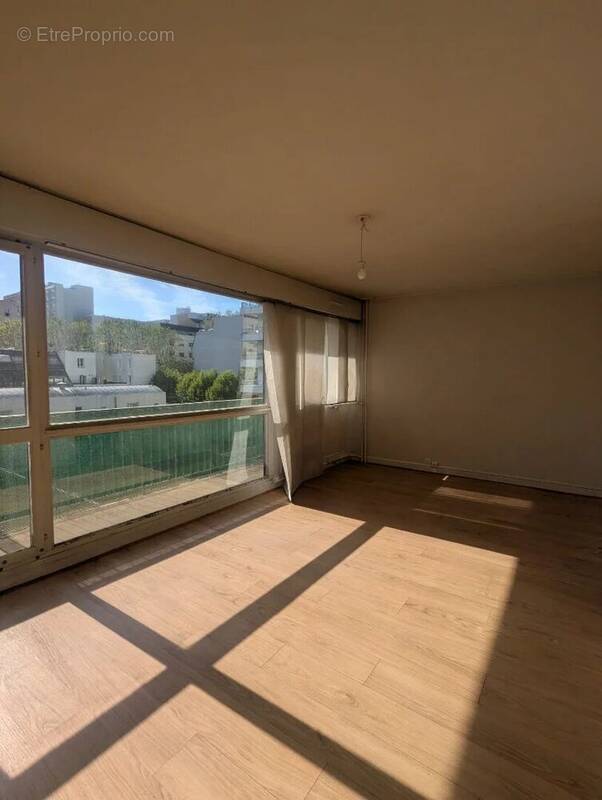 Appartement à PARIS-20E