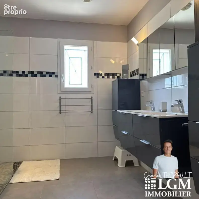 Un air de vacances toute l'année… Découvrez cette superbe villa avec piscine ! - photo 11