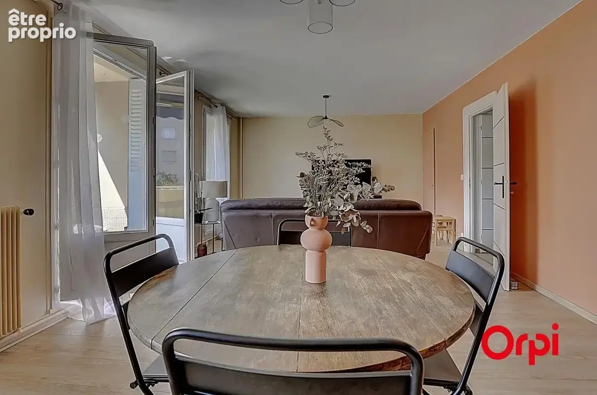 A vendre - appartement T4 de plus de 82 m2 avec une place privative - photo 2
