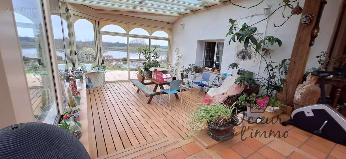 Maison à LA TESSOUALLE