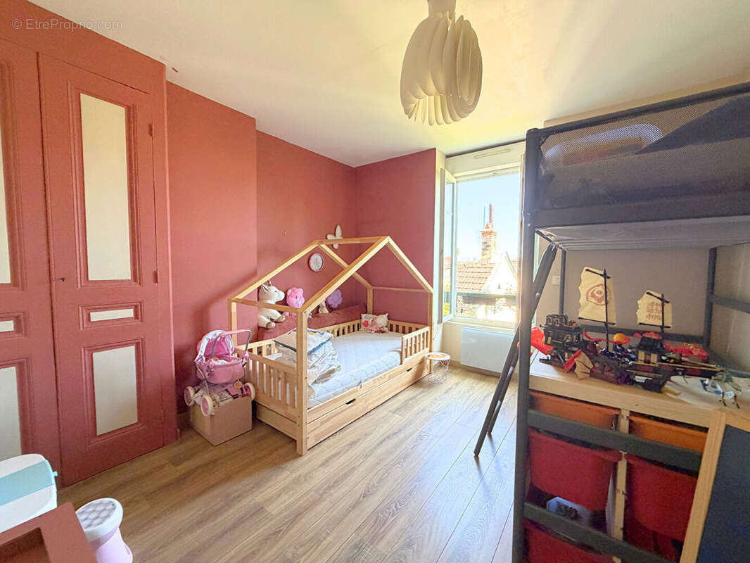 Appartement Oullins Pierre Benite 4 pièce(s) 103.43 m² - photo 2