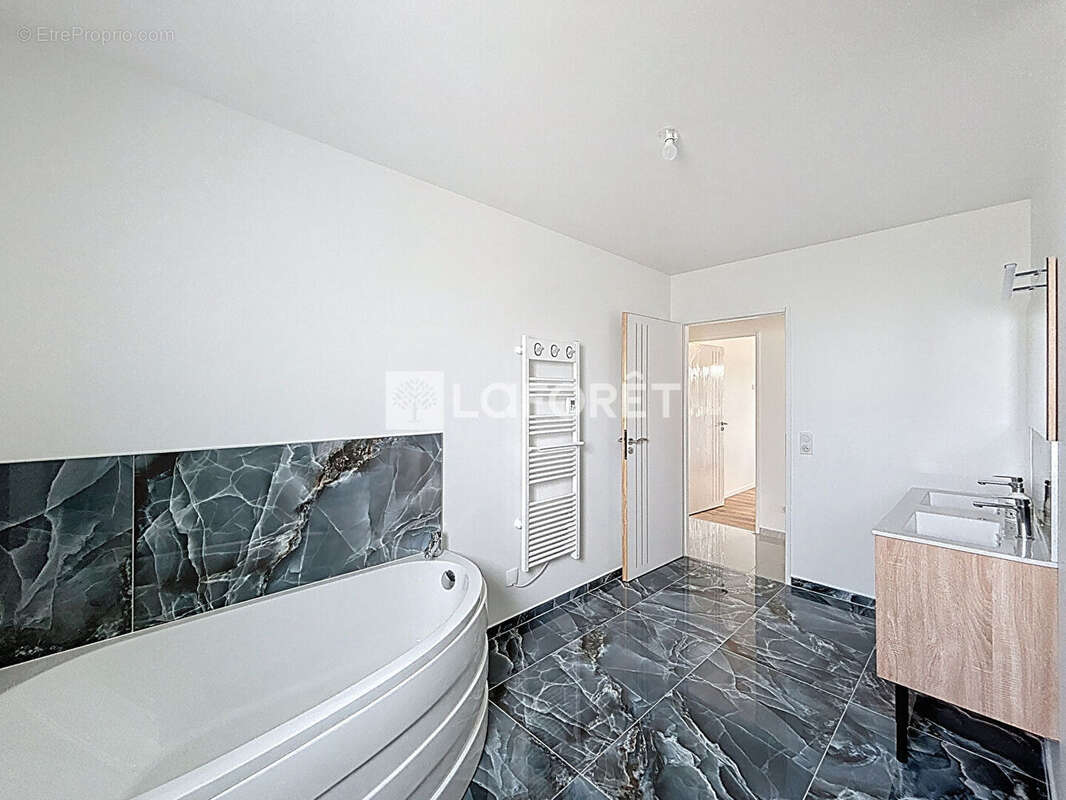 Maison à LUXEMONT-ET-VILLOTTE