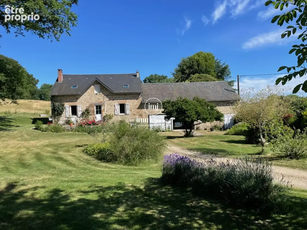 Maison à EYMOUTIERS