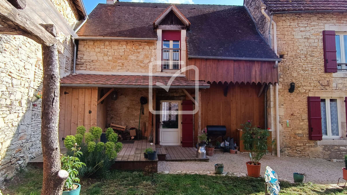 Maison à CUBJAC