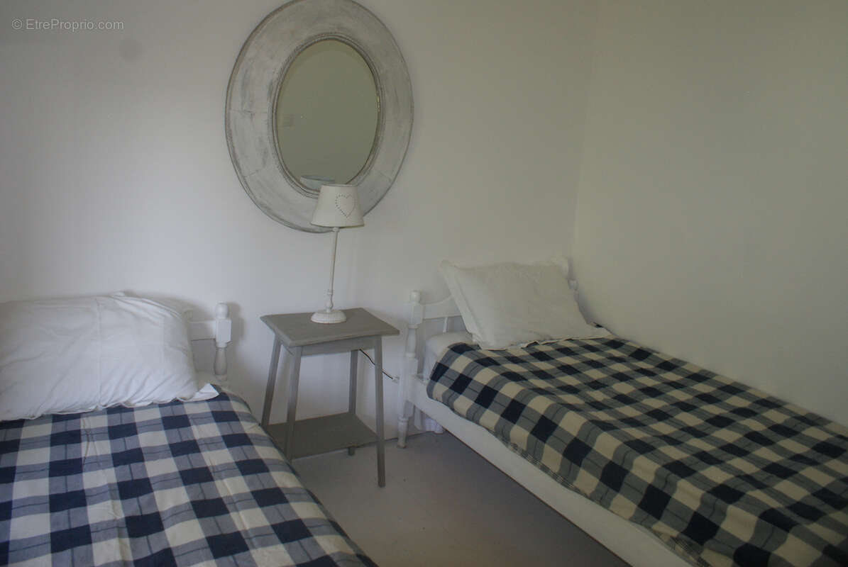 A VOIR. Belle maison en pierre de 4 chambres avec dépendances et vues sur terrain d'environ 2811m2 - photo 18