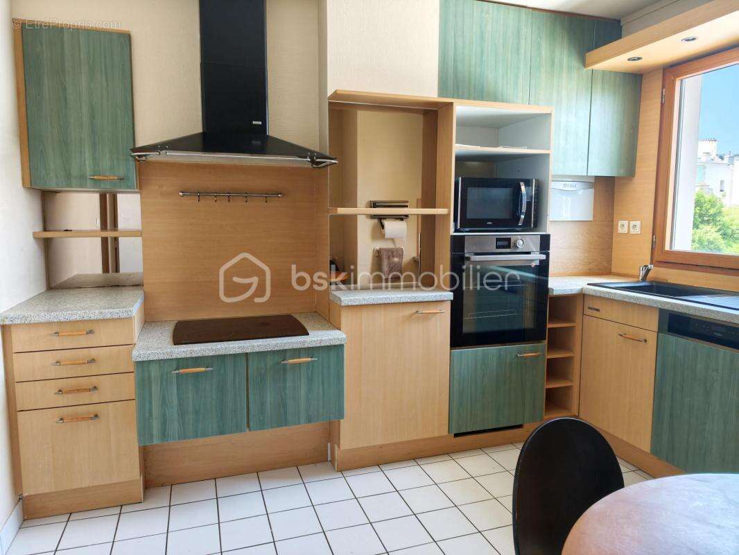 Duplex 75 m² – Garage, cave, ascenseur et chambre vue sur rade - photo 5