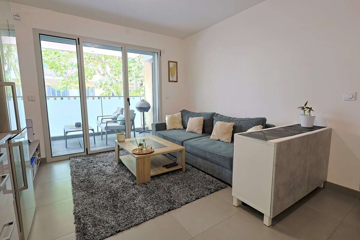2 pièces récent avec terrasse à proximité de la mer – juan-les-pins - photo 3