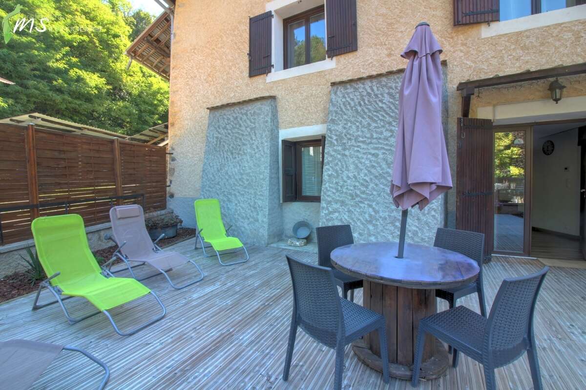 Maison à SAINT-ETIENNE-LE-LAUS