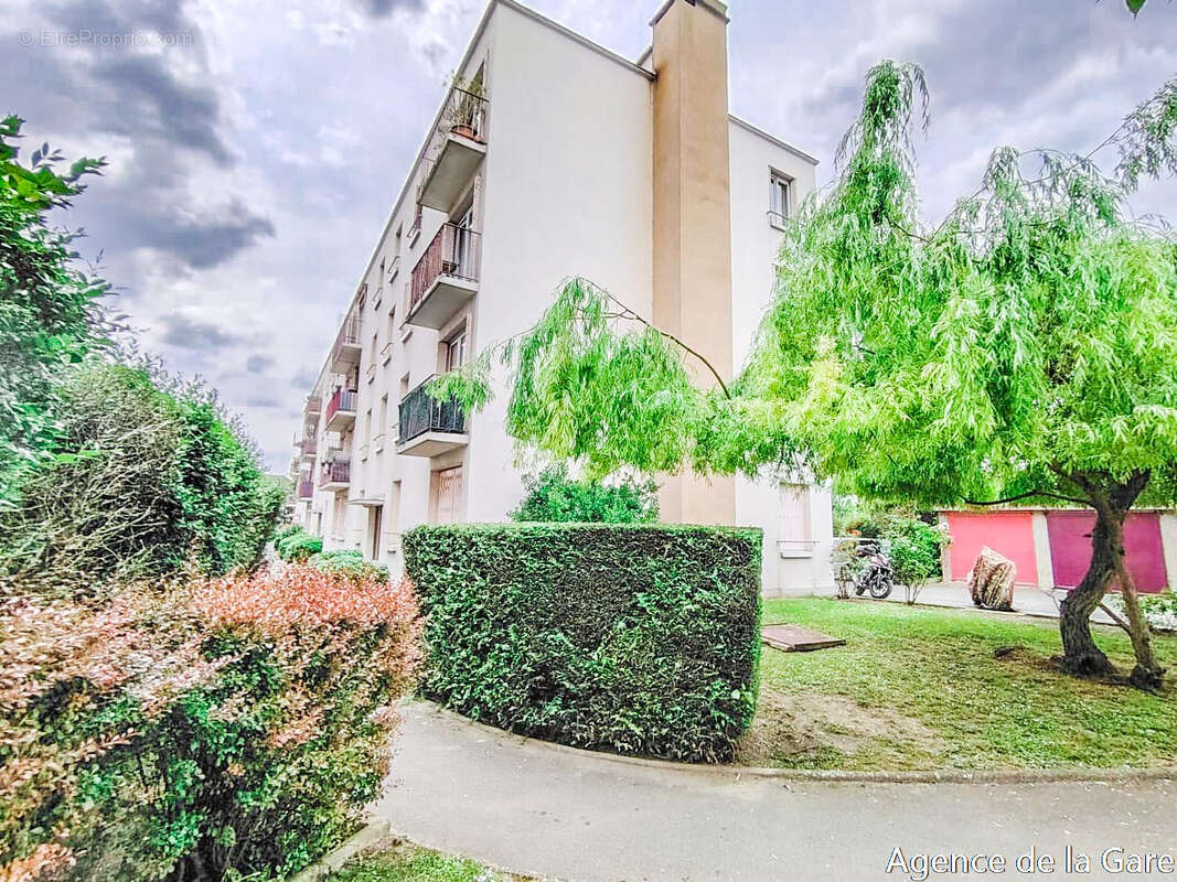 Appartement à HOUILLES