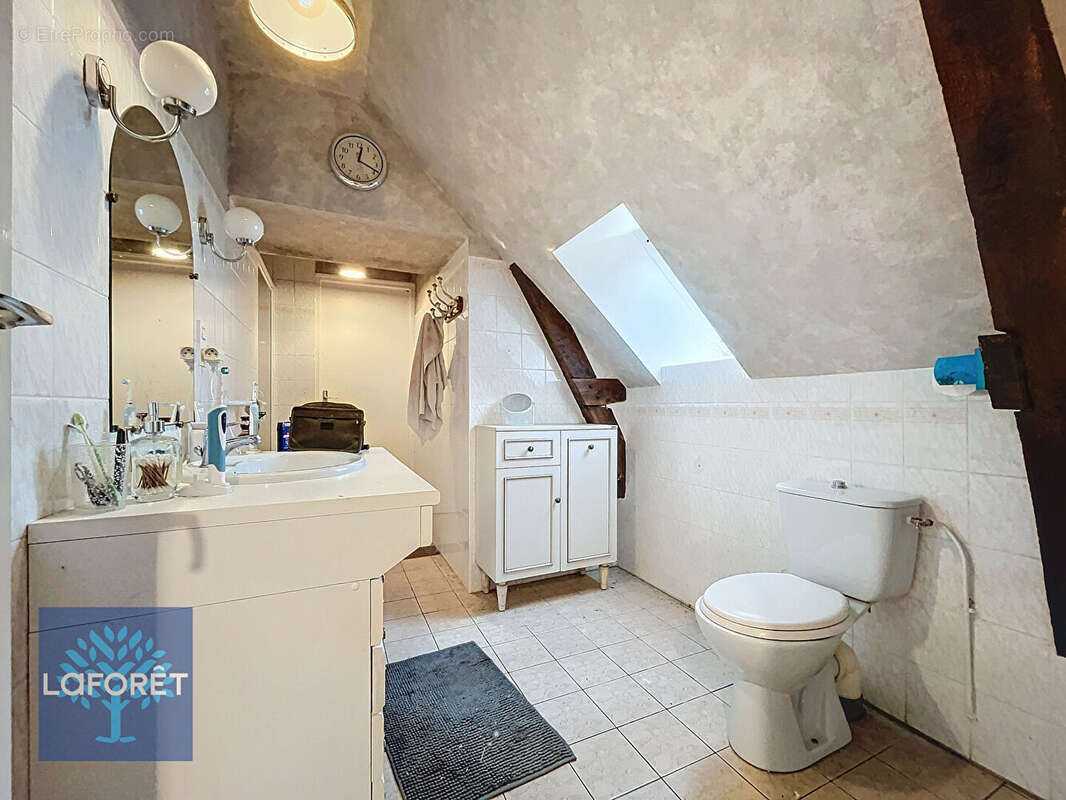 Maison à LOUVIGNE-DU-DESERT