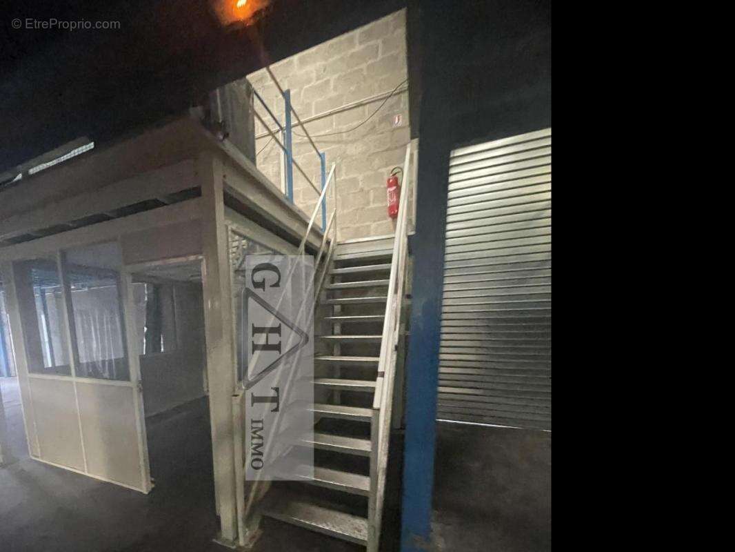 Commerce à MERY-SUR-OISE