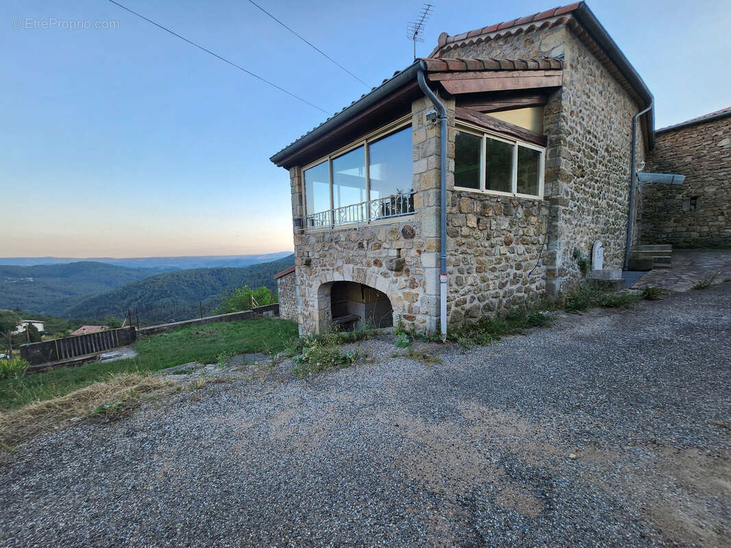 Maison à AILHON