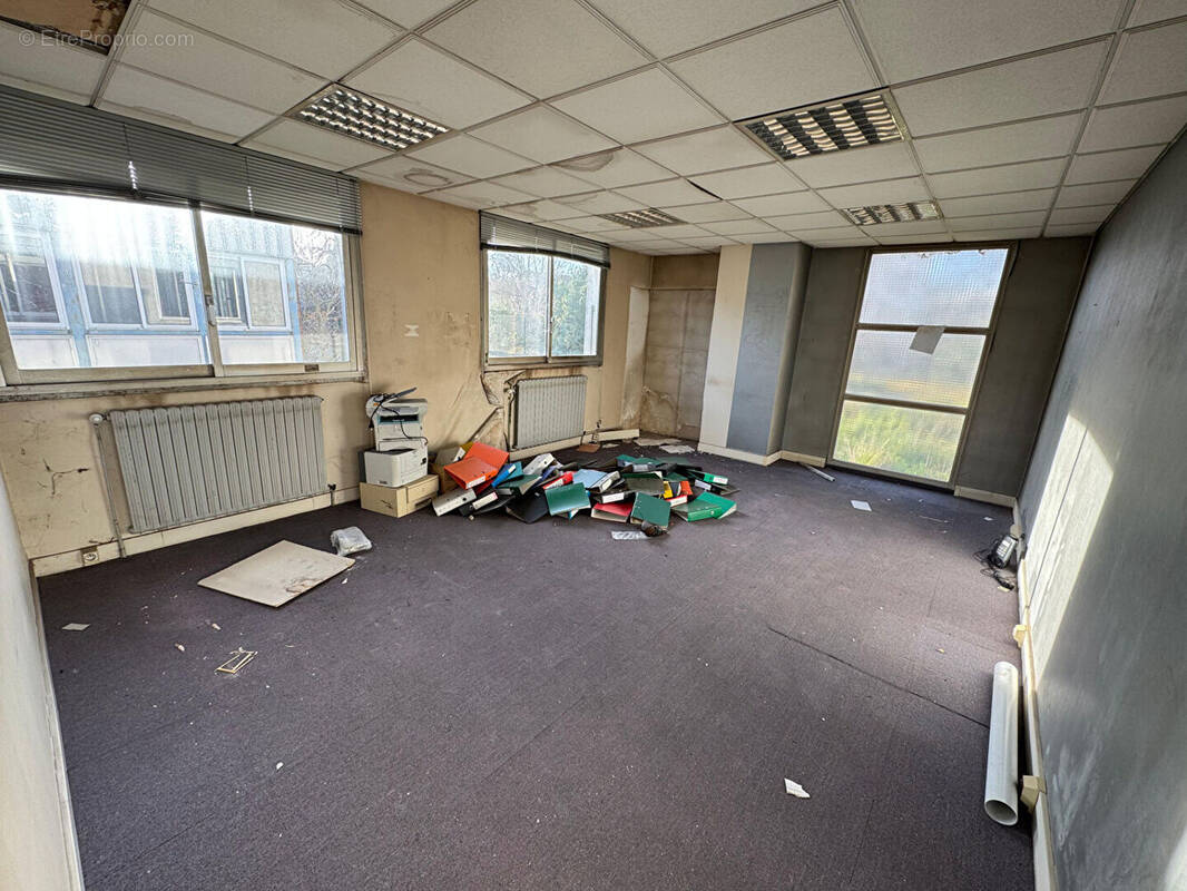 Commerce à ROMAINVILLE