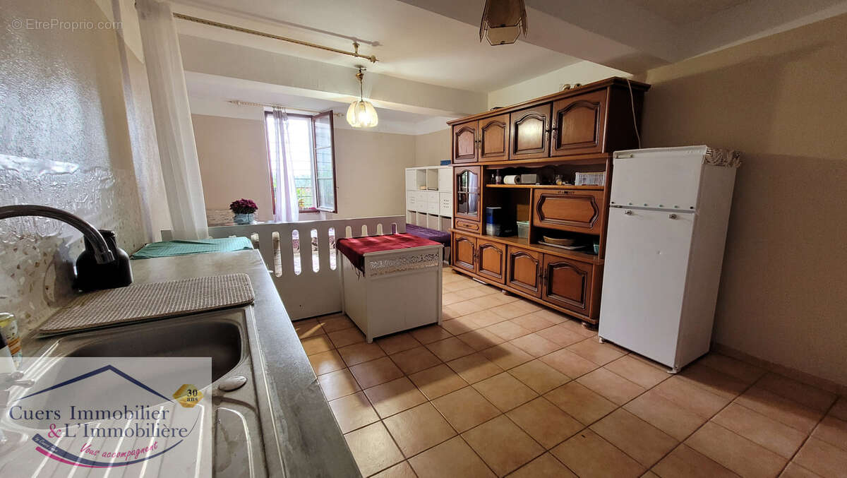 Cuers, maison de village t9 + remise - photo 7
