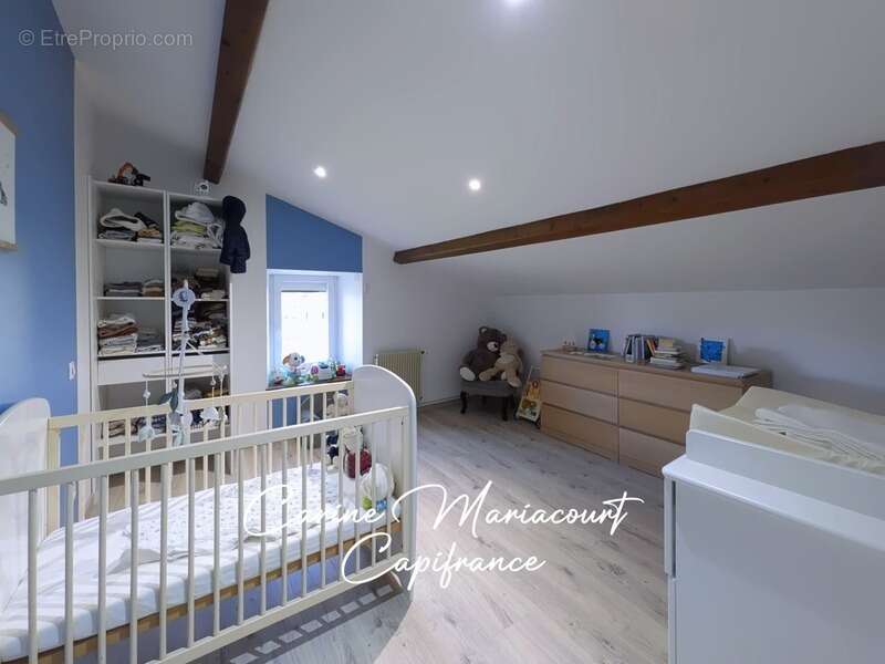 Maison à LA CRECHE
