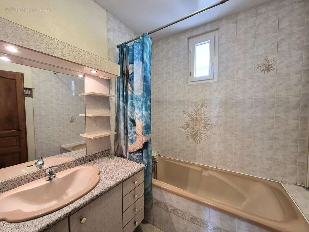 Appartement à CONDRIEU