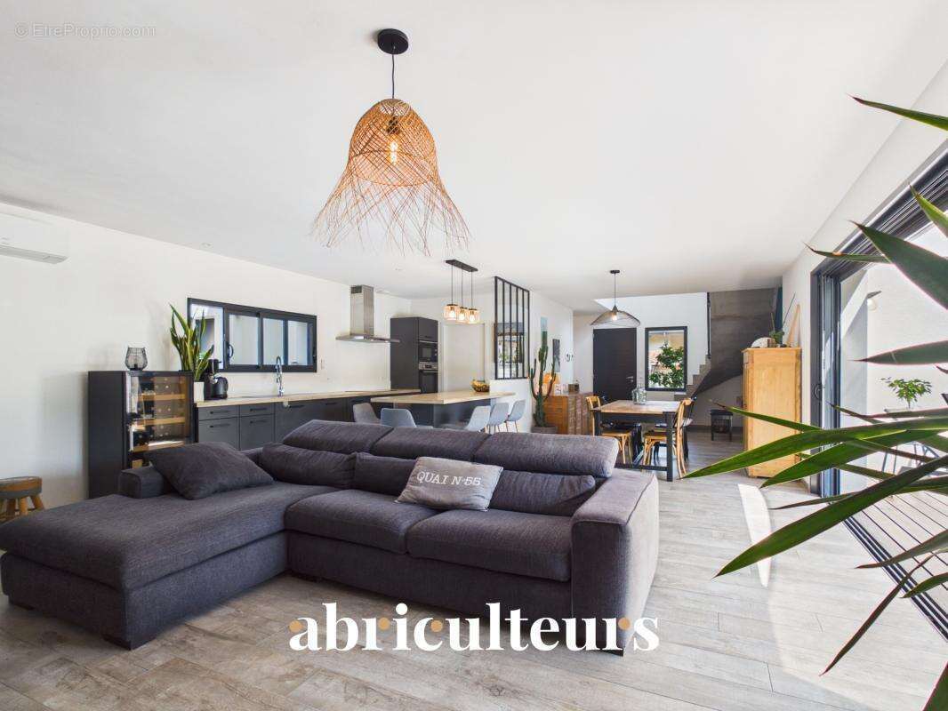 Villa contemporaine de 2018 avec piscine et toit-terrasse en vente à Seignosse Bourg (40510) - photo 5