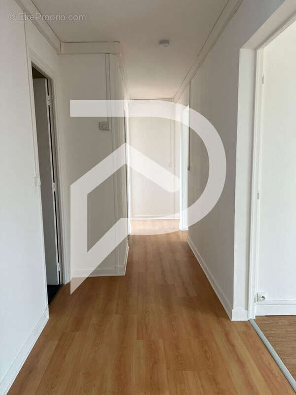 Appartement à VILLENEUVE-SAINT-GERMAIN