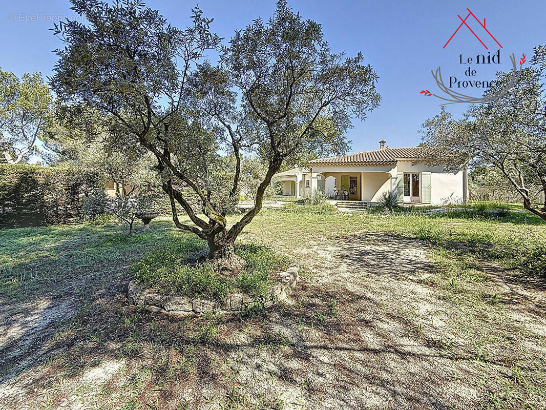 Maison à PERNES-LES-FONTAINES