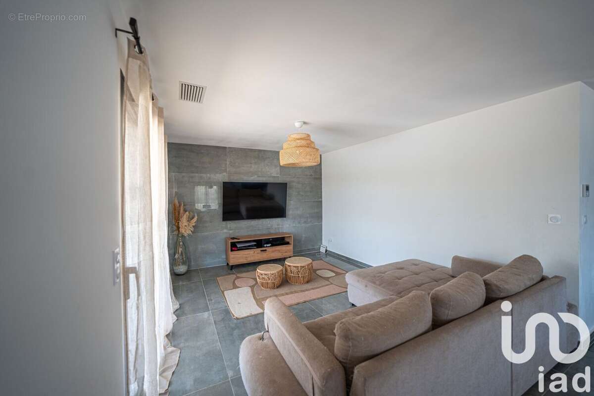 Photo 7 - Maison à SAINT-ETIENNE-DE-FONTBELLON