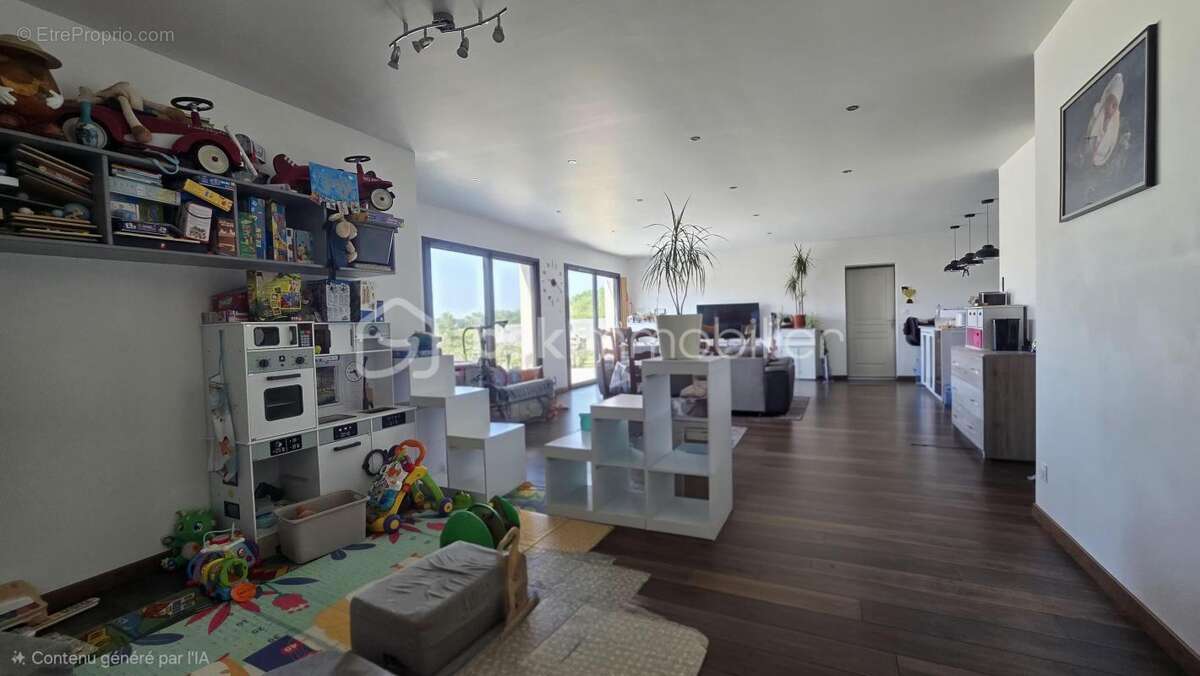 Maison spacieuse de 2019, lumineuse, quatre chambres, bureau, garage, grand terrain agricole - photo 7