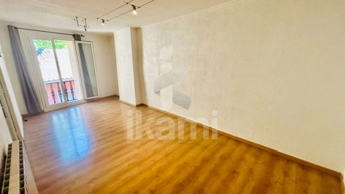 En vente à Tournon-Sur-Rhône : grand appartement avec terrasse - photo 7