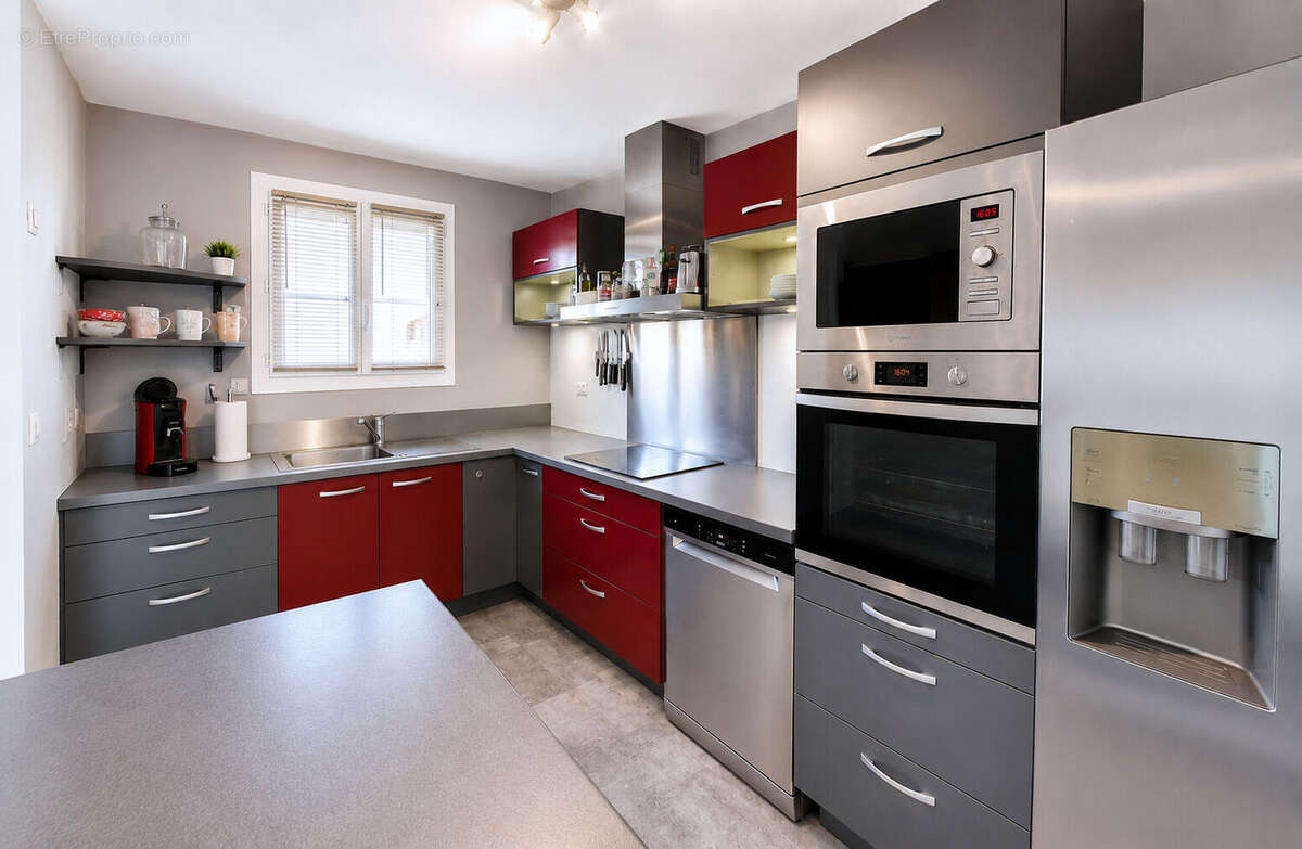 Roissy en Brie - Maison 5 chambres avec terrasse, jardin et garage - DPE C - photo 4