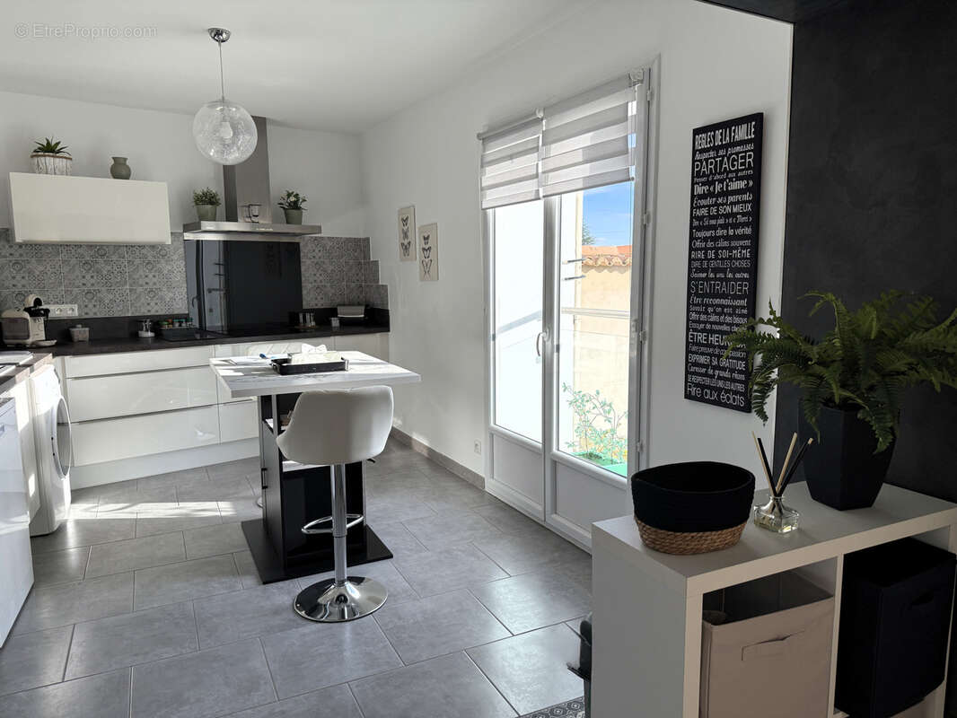 Appartement à SAINTE-CECILE-LES-VIGNES