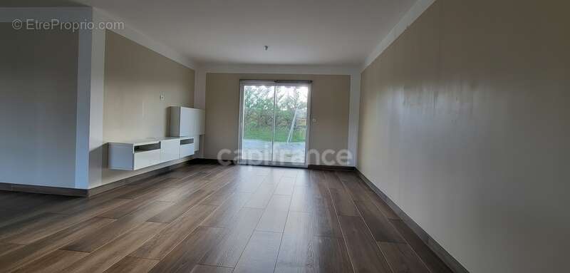 Maison à SALLES-DE-BARBEZIEUX