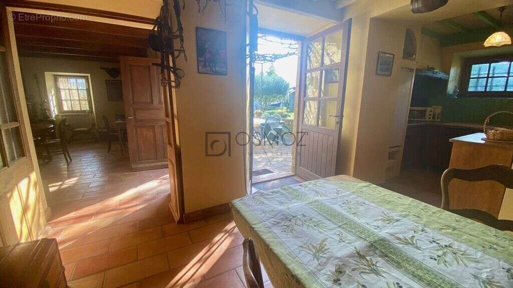Authentique, maison en pierre avec gîte indépendant - photo 16
