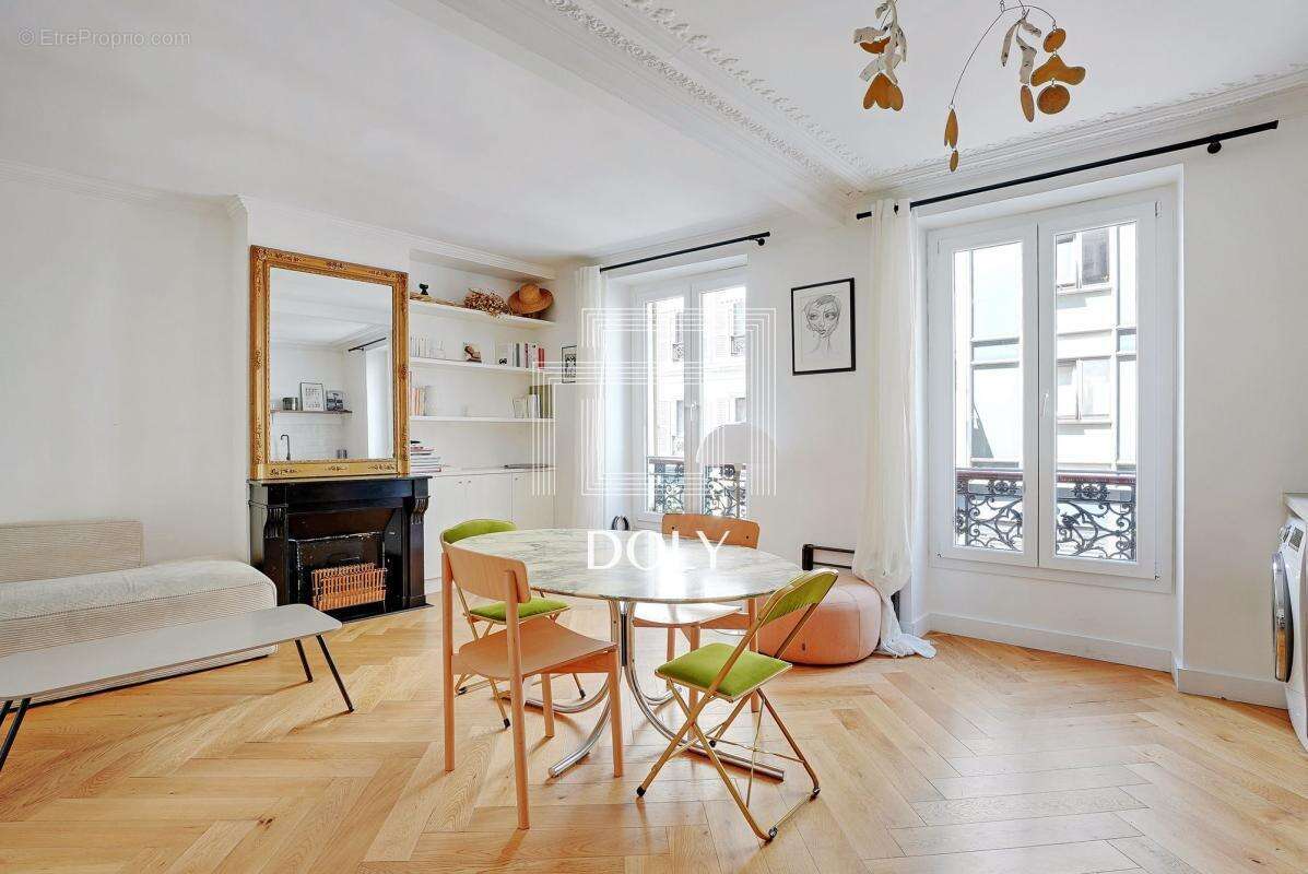 Appartement à PARIS-3E