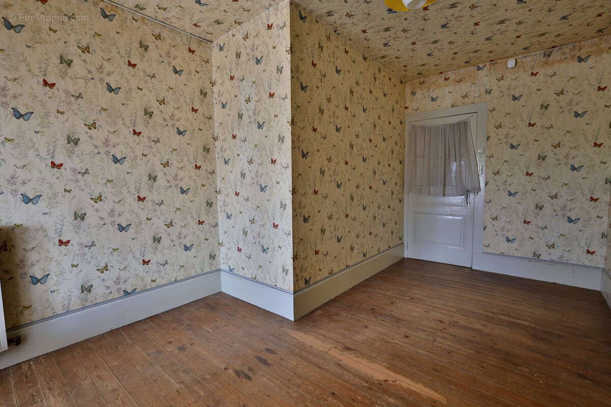 Maison à LUZINAY