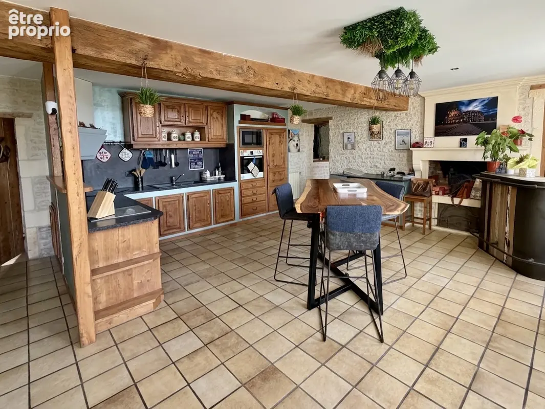 Belle charentaise rénovée de 298 m² avec piscine, à 7 minutes de MATHA - photo 3