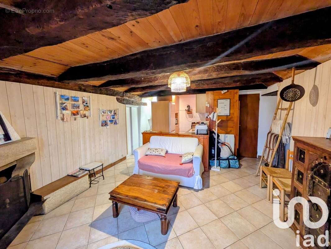 Photo 5 - Maison à SAINT-VICTOR-ET-MELVIEU