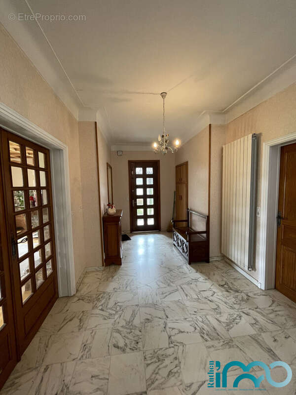 Maison 185 m² à Luc-La-Primaube  - photo 5