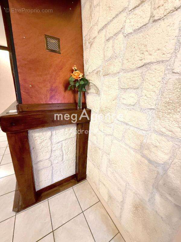 Maison à SAINT-JULIEN-DU-SAULT