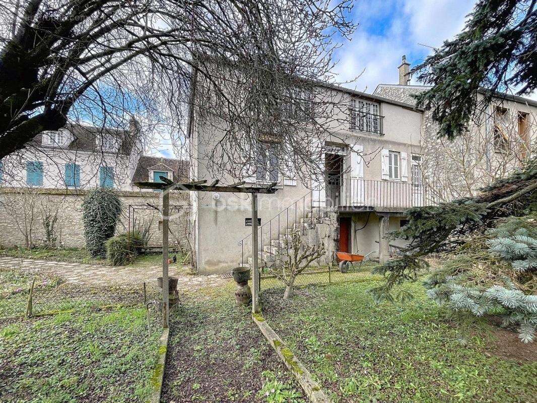 Immeuble avec deux appartements a renover - photo 2