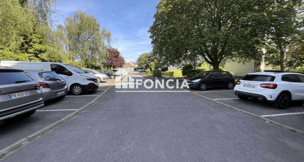 Parking à FRESNES