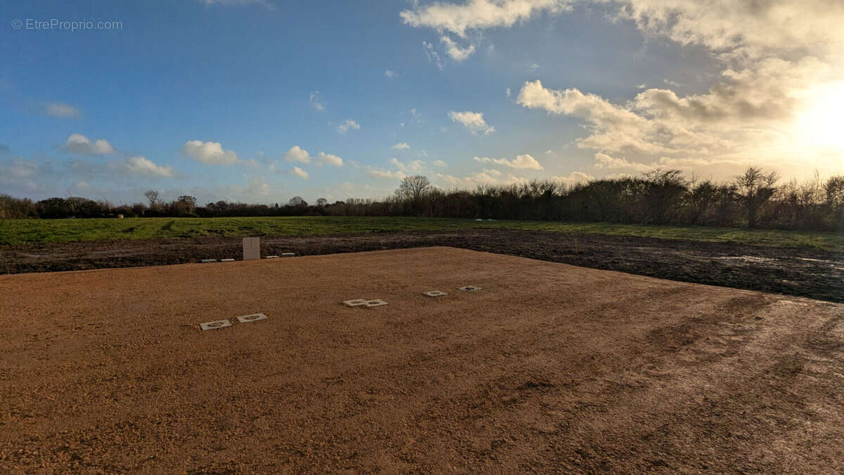 Terrain à FONTENAY-SUR-MER