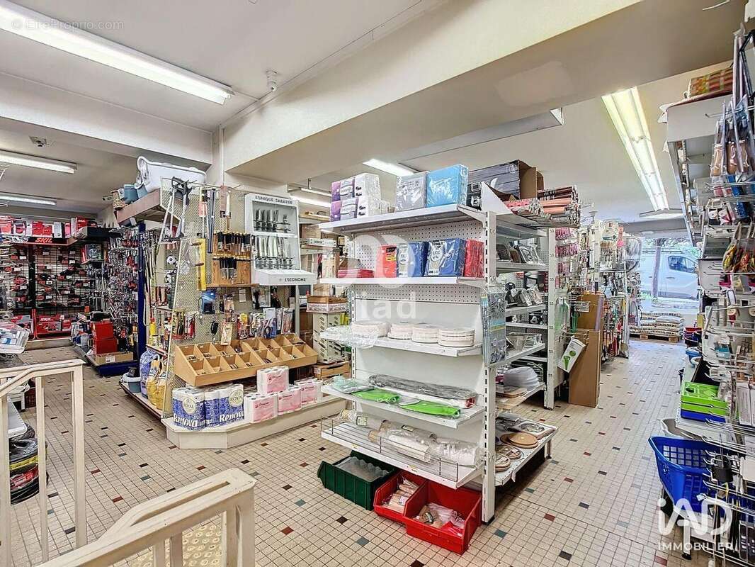 Photo 2 - Commerce à CAYLUS