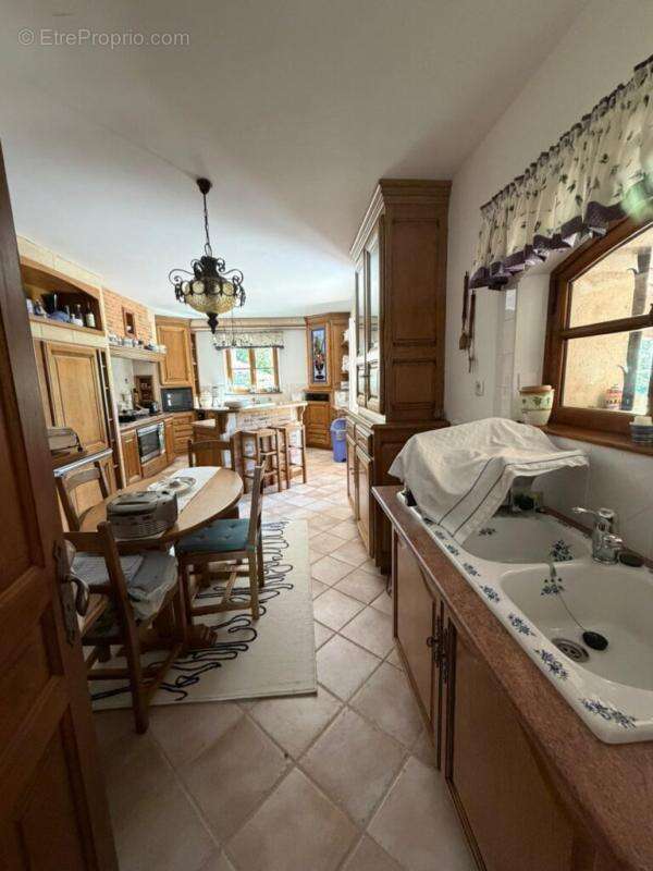 Maison à ALBA-LA-ROMAINE